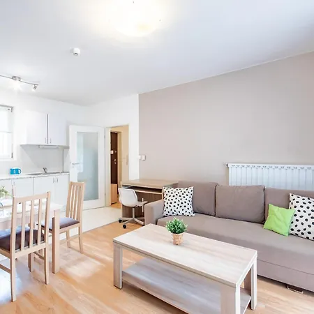 Prime - Bright 2 Bedroom Family Apartament